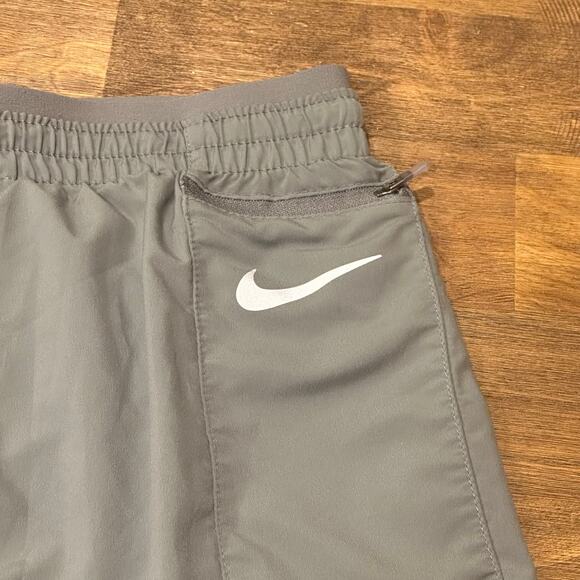 Nike Women's Tempo Luxe 5" Running Shorts (CZ9576-084) Size XS - Picture 2 of 7